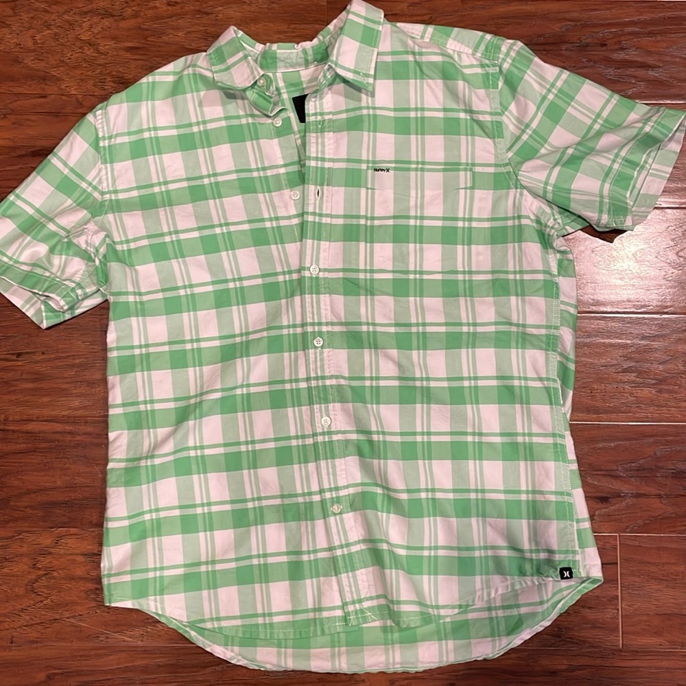 Hurley button up shirt. Size medium. Never worn.